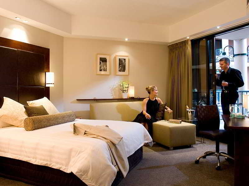 Amora Hotel Riverwalk Melbourne Room photo
